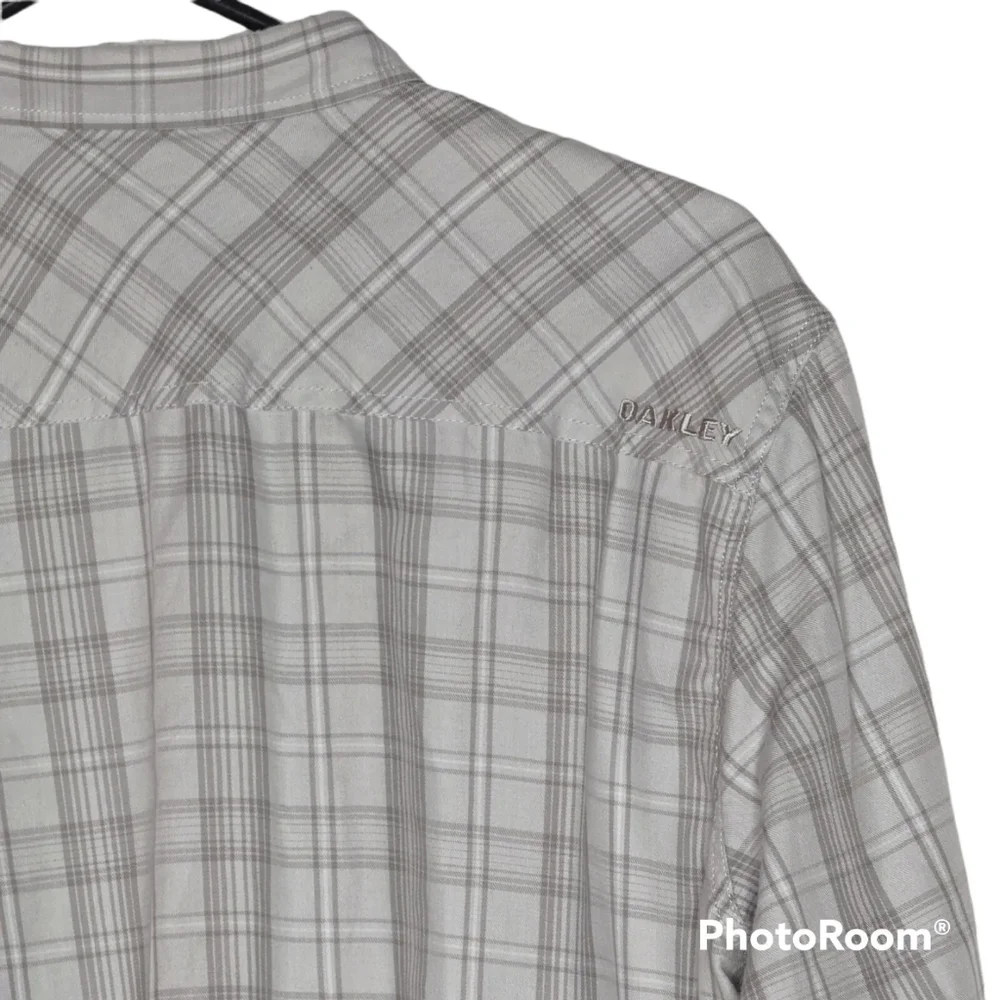 Oakley Shirt Mens Sz L Gray Button Up Long Sleeve Chest Pocket Dress Shirt - Picture 9 of 11